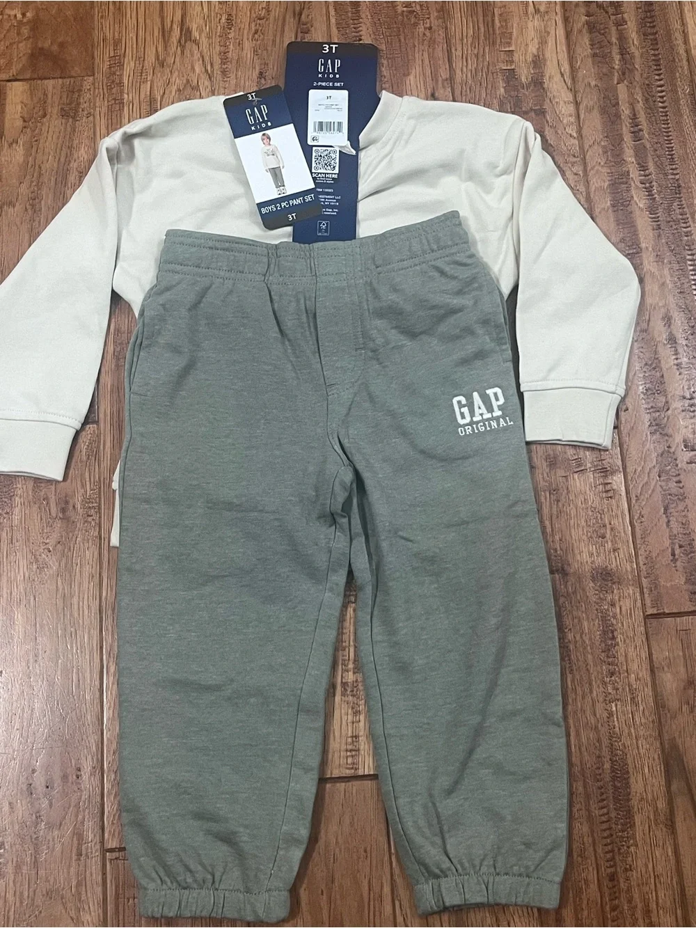 GAP boy’s sweatshirt and Joggers Set  bundle